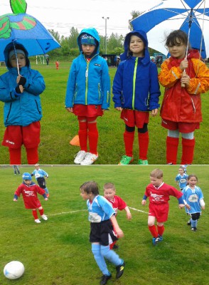 Bambini trotzen dem Regen mit viel Spielfreude
