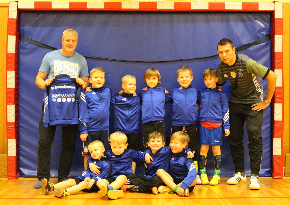 Schicke, neue Trainingsanzüge für die G2-Junioren