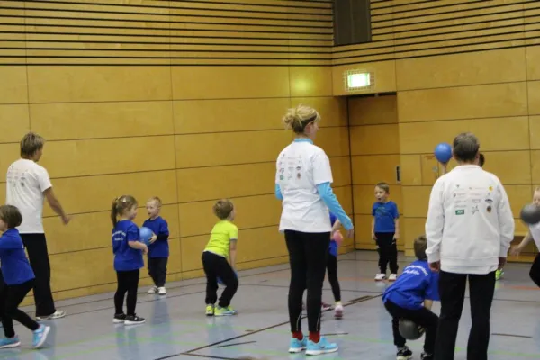 Weihnachtsmannbesuch bei den Krabbelkäfern 2017