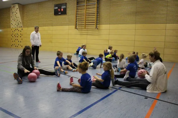 Weihnachtsmannbesuch bei den Krabbelkäfern 2017