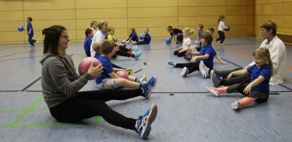 Weihnachtsmannbesuch bei den Krabbelkäfern 2017