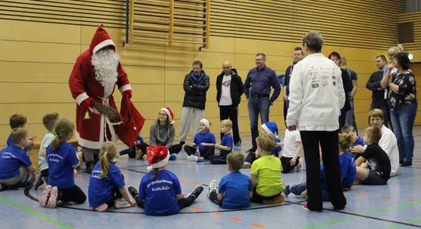 Weihnachtsmannbesuch bei den Krabbelkäfern 2017