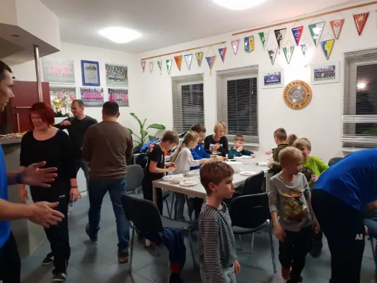 Weihnachtsplätzchen backen der F-Junioren