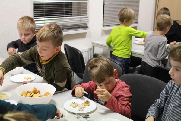 Weihnachtsplätzchen backen der F-Junioren
