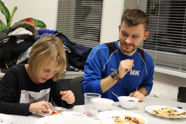 Weihnachtsplätzchen backen der F-Junioren