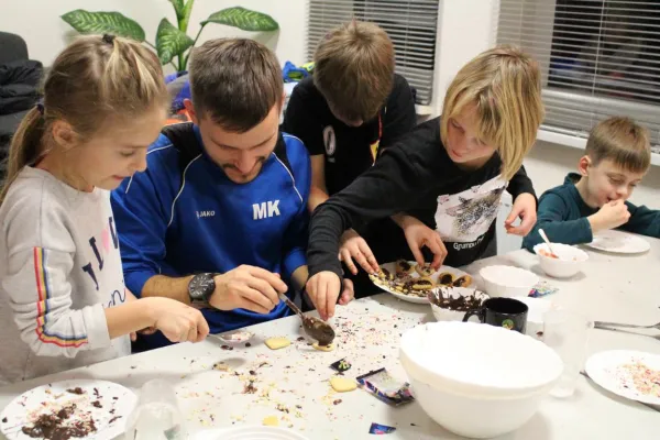 Weihnachtsplätzchen backen der F-Junioren